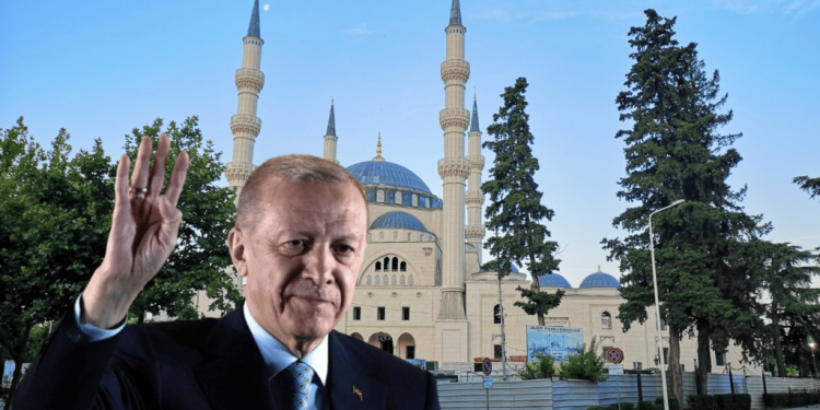 Pas priftërinjve nga Greqia apo Italia, vjen imami nga Turqia